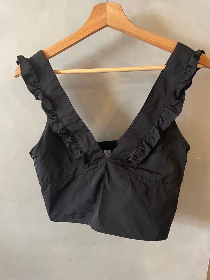 ＊くるみ＊マチュピチュ V/N フリル付き黒キャミソール