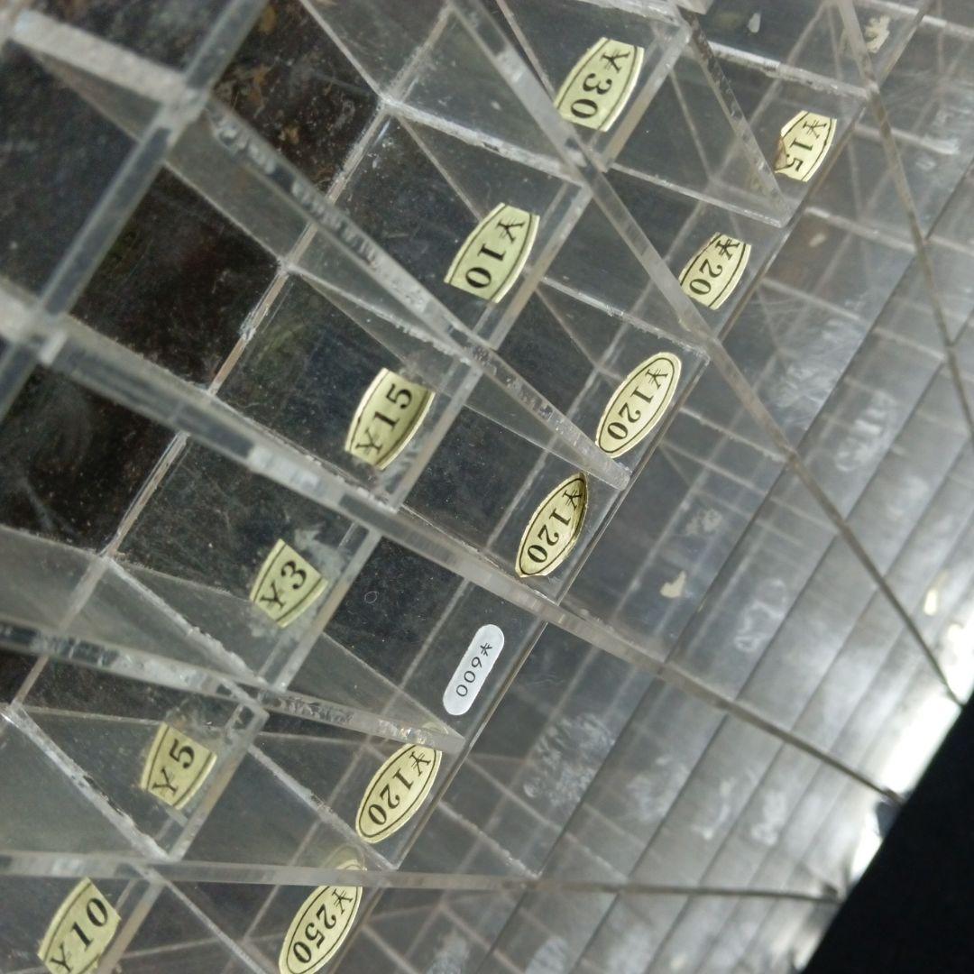 アクリルケース　収納　ディスプレイ　フタつき　蓋　仕切り　198マス