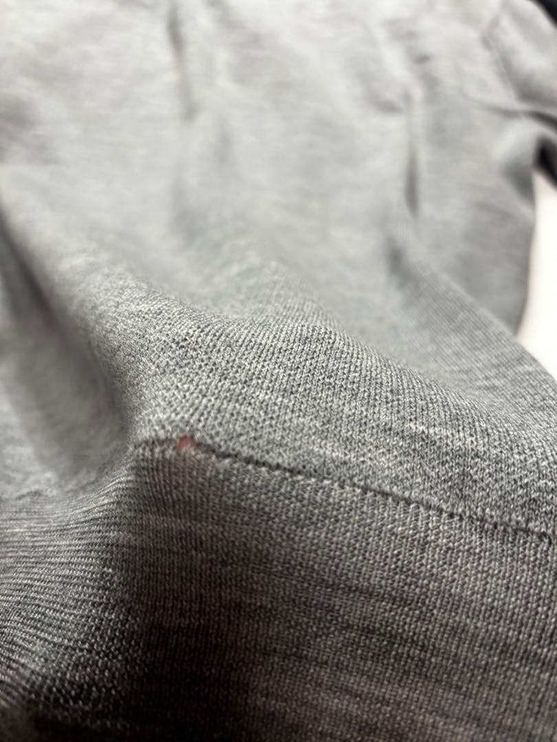 JOHN SMEDLEY イングランド製 グレー 前Vガゼットスウェットイギリス