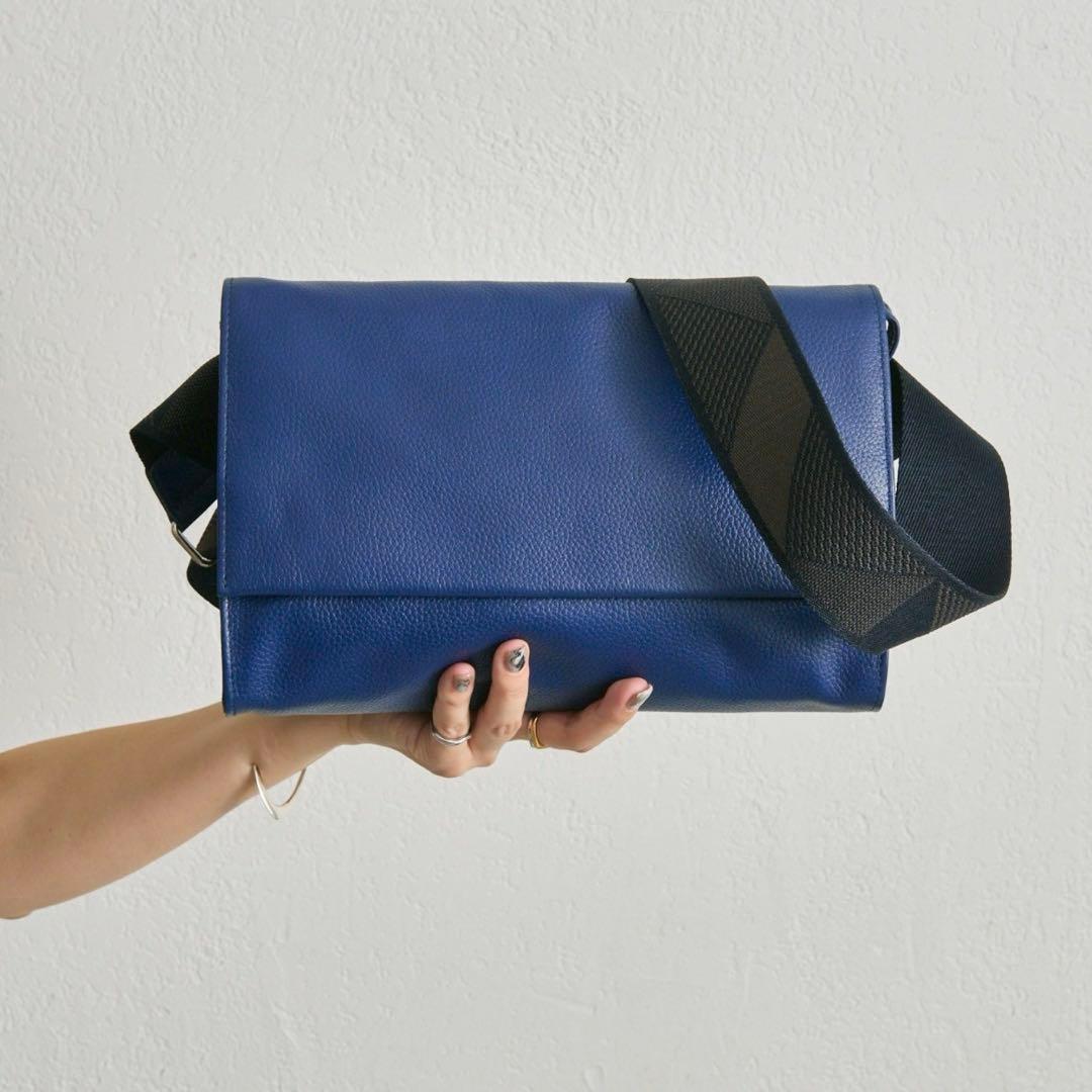 【美品】本革 470gワイドテープショルダーバッグ/イアパピヨネ ブルー