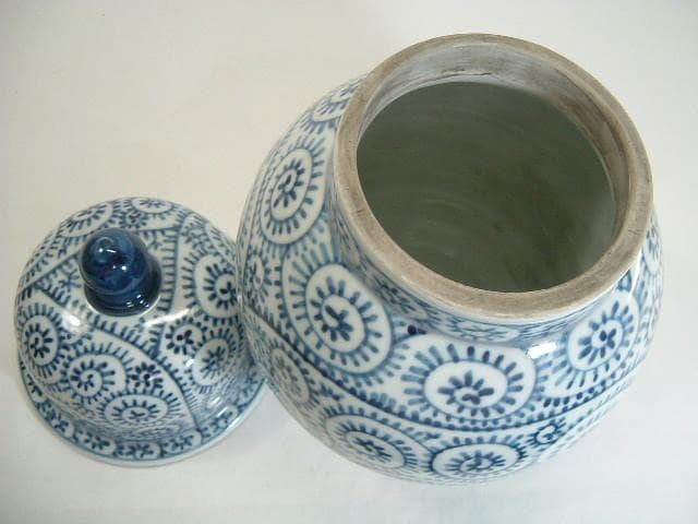 壷■古伊万里染付総蛸唐草瓶 古壺 蓋物 古い花瓶 蓋壷 青華 時代物 骨董品■