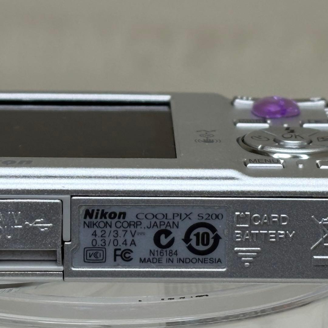美品　Nikon カメラ　COOLPIX S200 シルバー　コンデジ　動作品
