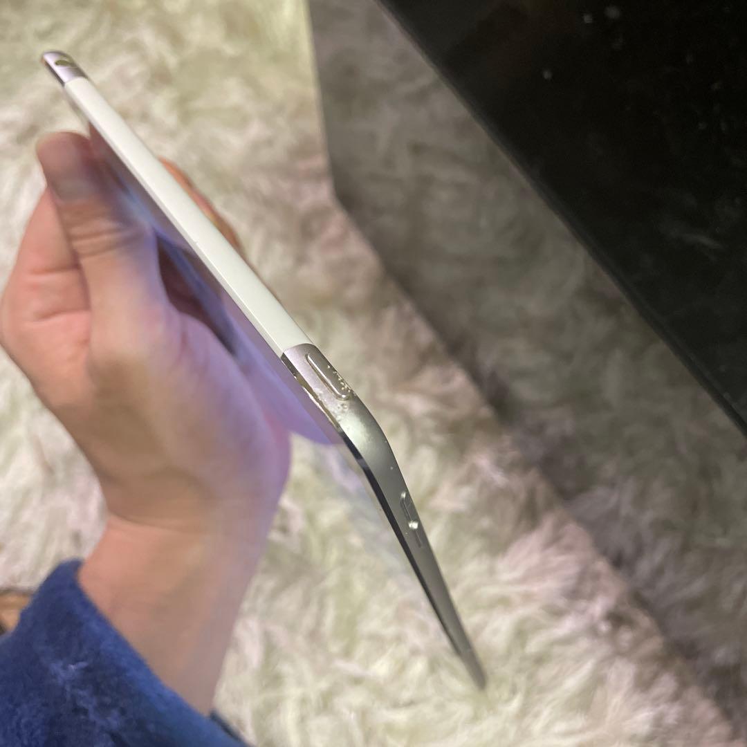 Apple iPadmini4 Wi-Fi&セルラーモデル 128GB シルバー