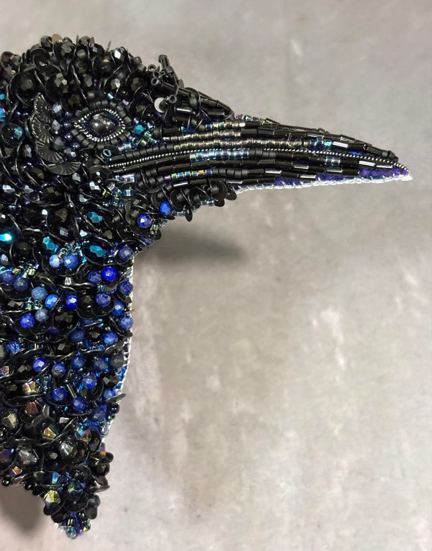 【ハシボソガラス】ビーズ刺繍ブローチバッグチャーム