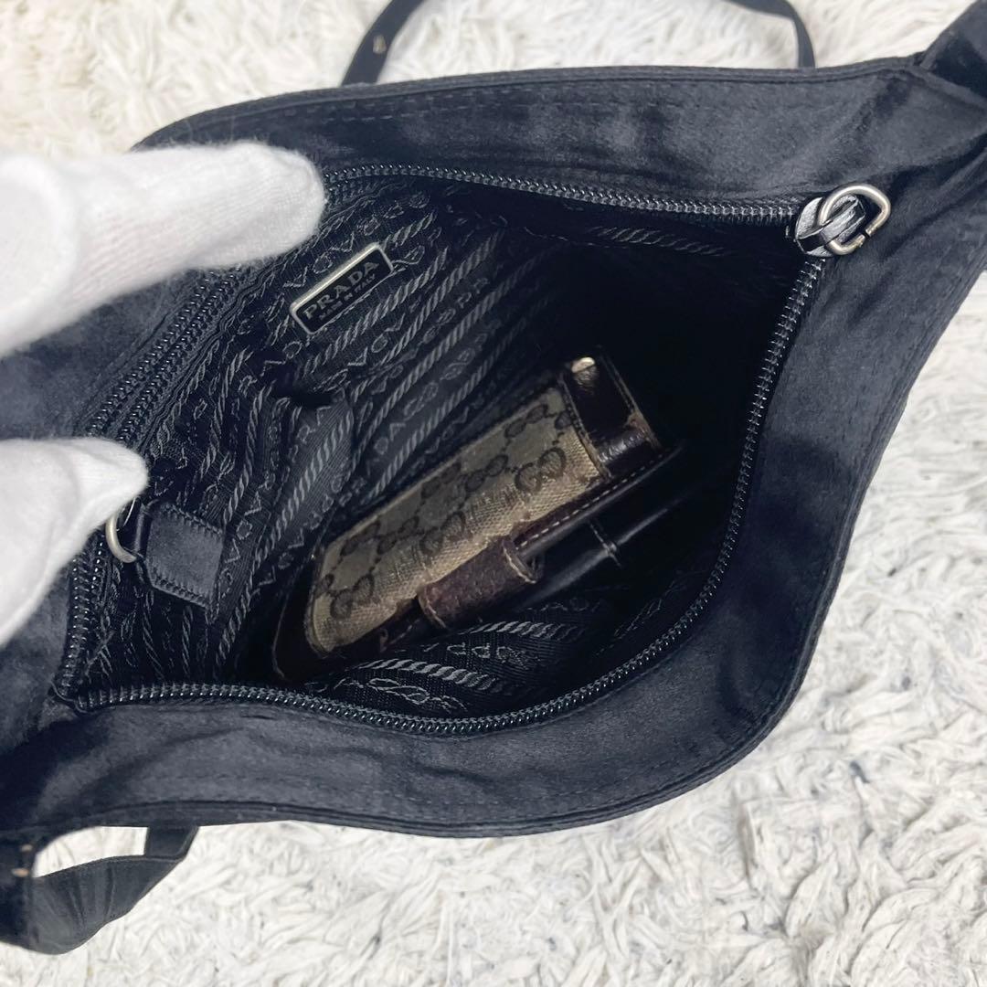 美品 プラダ サテン ショルダーバッグ ロゴプレート ファスナー ブラック