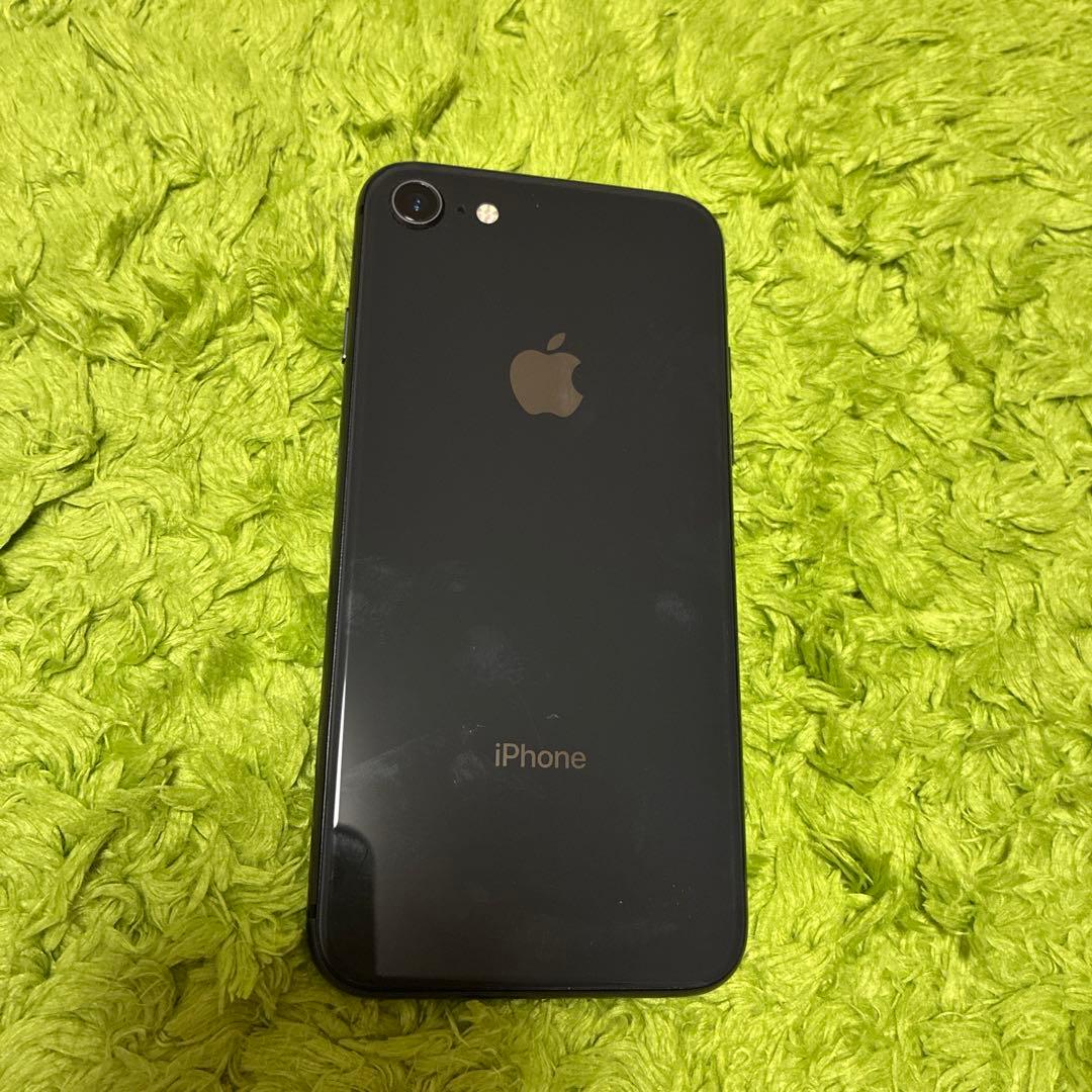 iPhone 8 ブラック docomo版