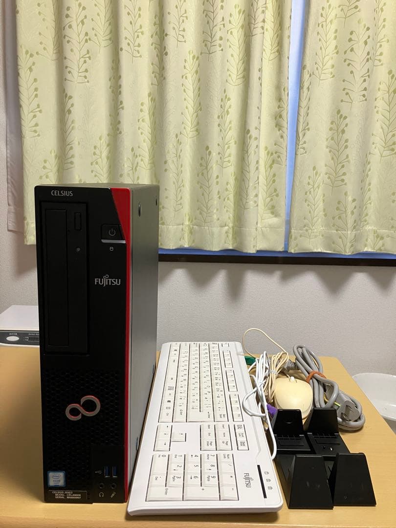 富士通 2018年製 Xeon SSD 500GB メモリ16GB DVDドラ