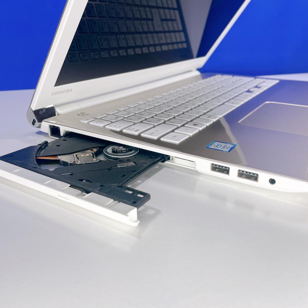 快速新品SSD✨設定済Corei7✨Windows11薄型ノートパソコンカメラ付