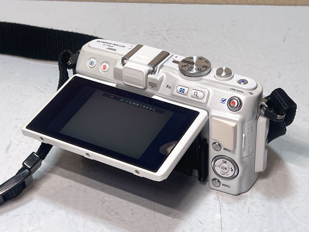 OLYMPUS PEN Lite E-PL6 ホワイト