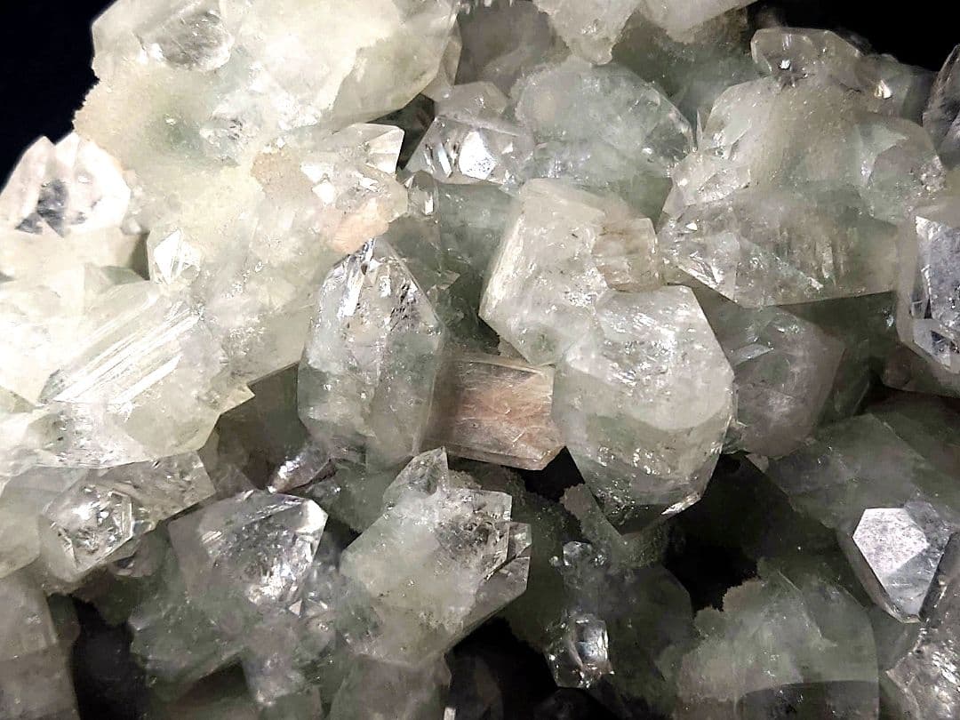 アポフィライトクラスター キラキラ 魚眼石