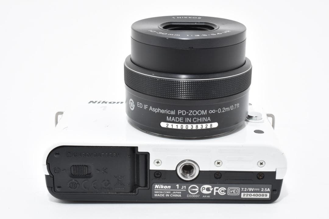 NIKON 1 J1 ホワイト＋10-30mm ショット数27600回 カメラ