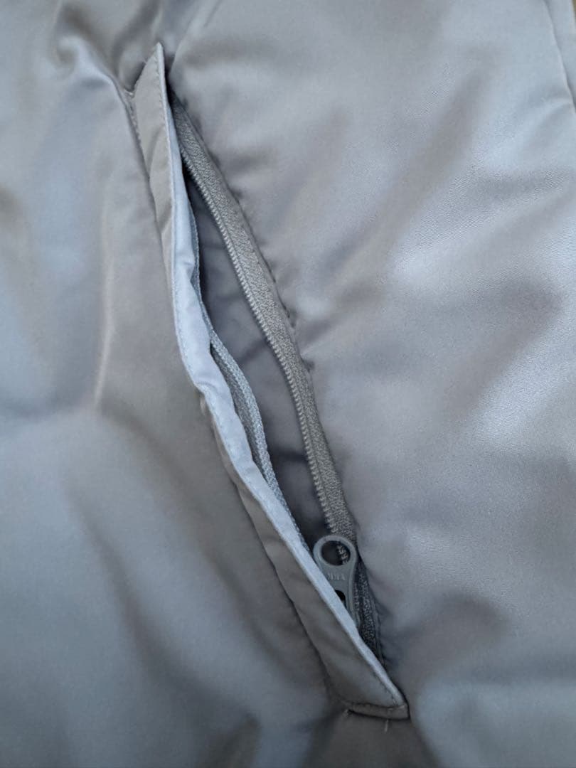 V12ゴルフ　メンズ　リバーシブルダウンベスト