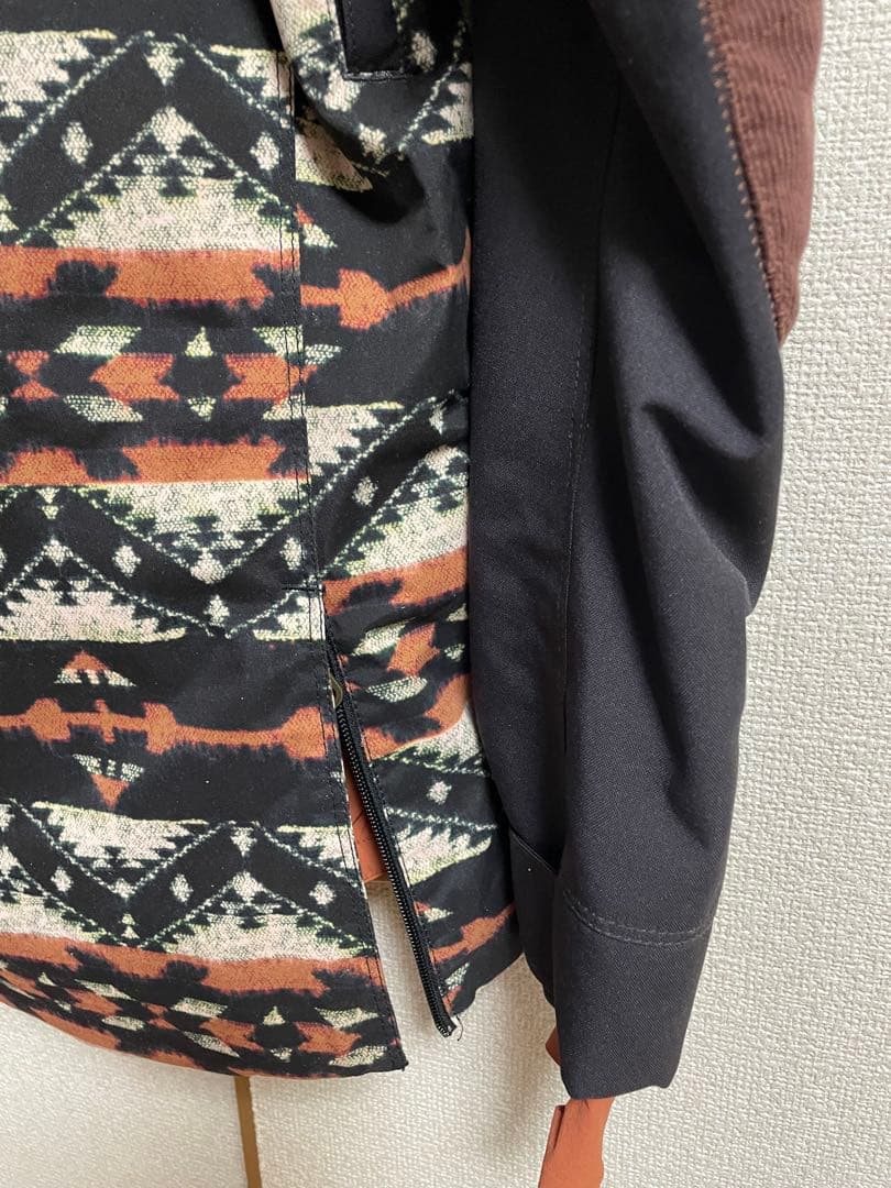 新品　BURTONバートン スノーボードウェア　Sサイズ
