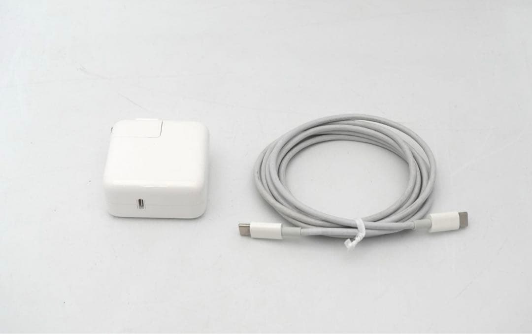 Apple MacBookAir M1 13インチ　95%バッテリー　256GB