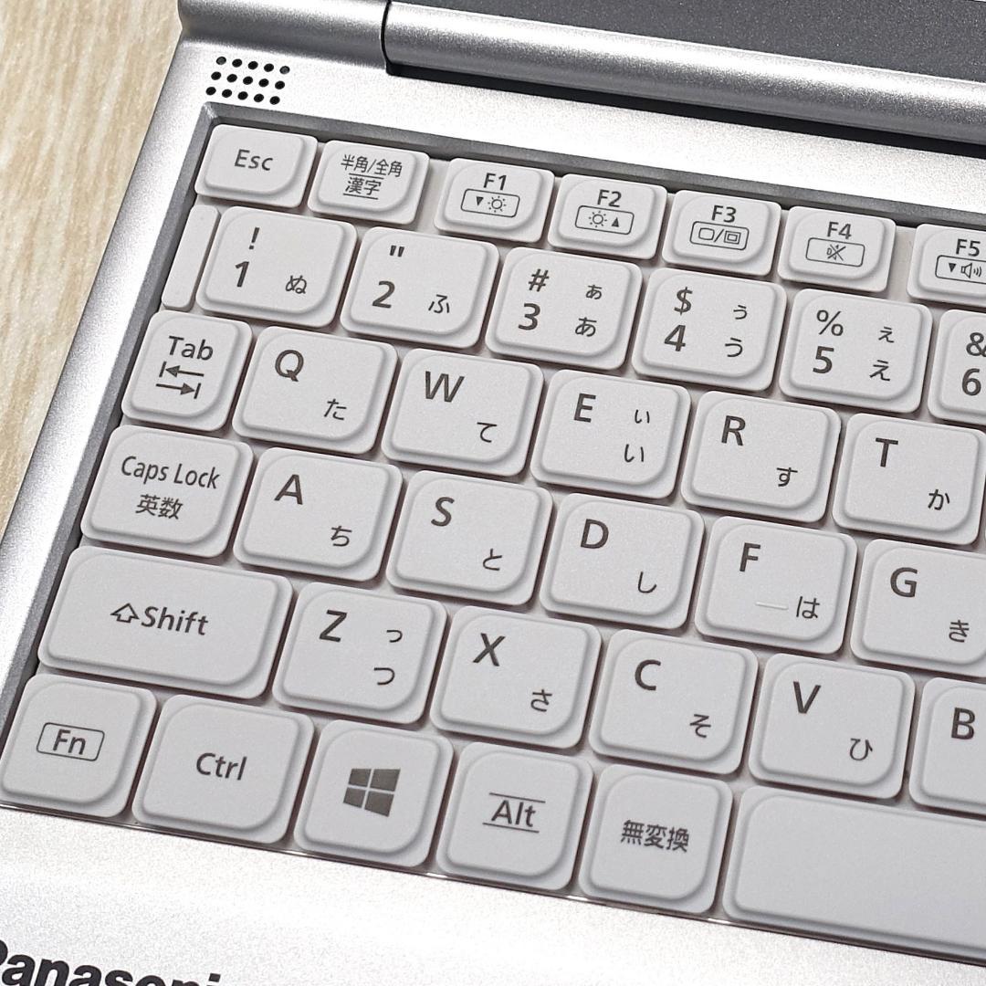 累積使用時間僅少の極美品✨超高速新品ＳＳＤ５００ＧＢ＆１６ＧＢメモリ搭載✨日本製