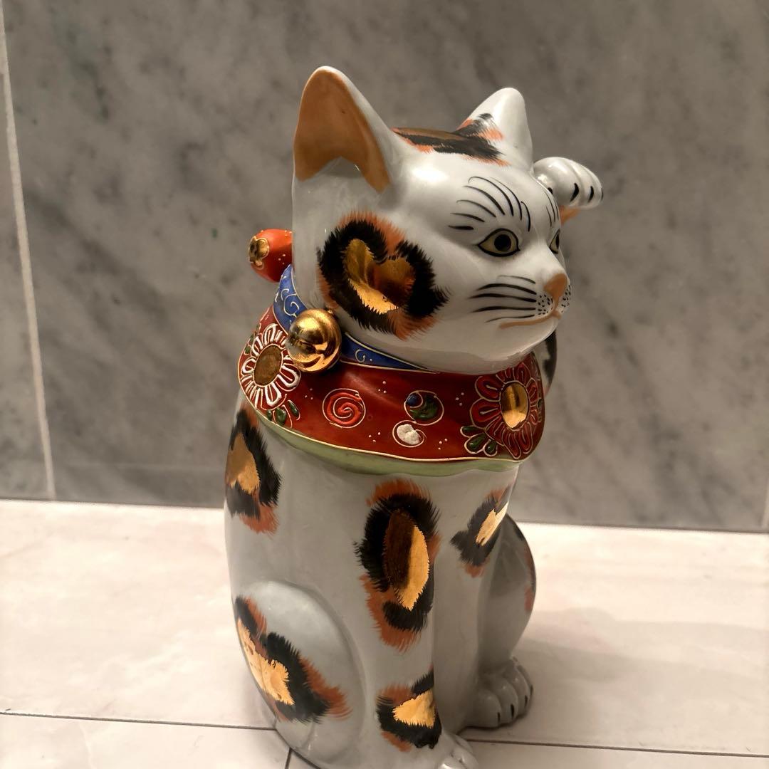 アンティーク九谷焼妖艶な瞳や九谷焼独特の金彩や色彩が美しい存在感抜群招き猫