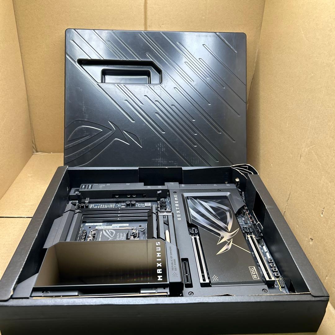 マザーボード ASUS ROG Maximus Z890 Extreme