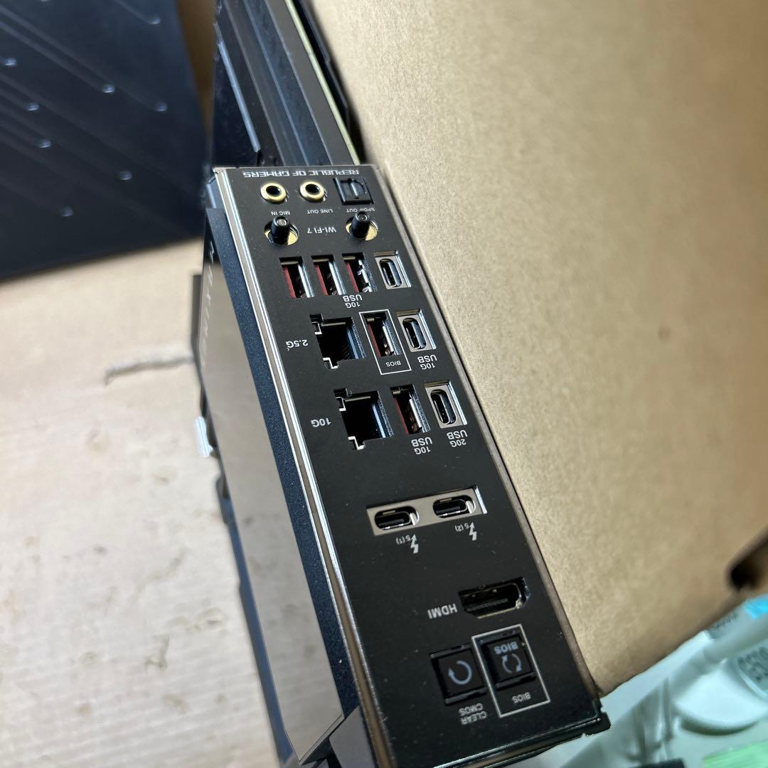 マザーボード ASUS ROG Maximus Z890 Extreme