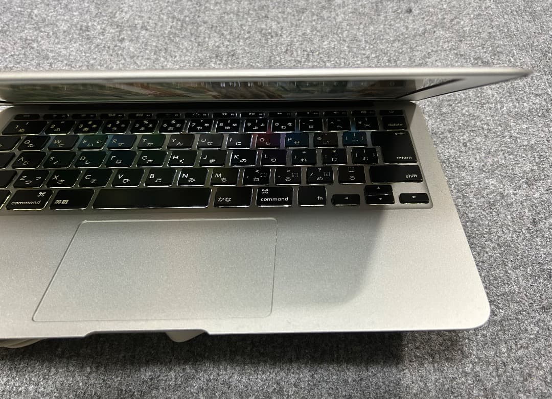 MacBook Air Mid 2013 11インチ Sequoia 完動品
