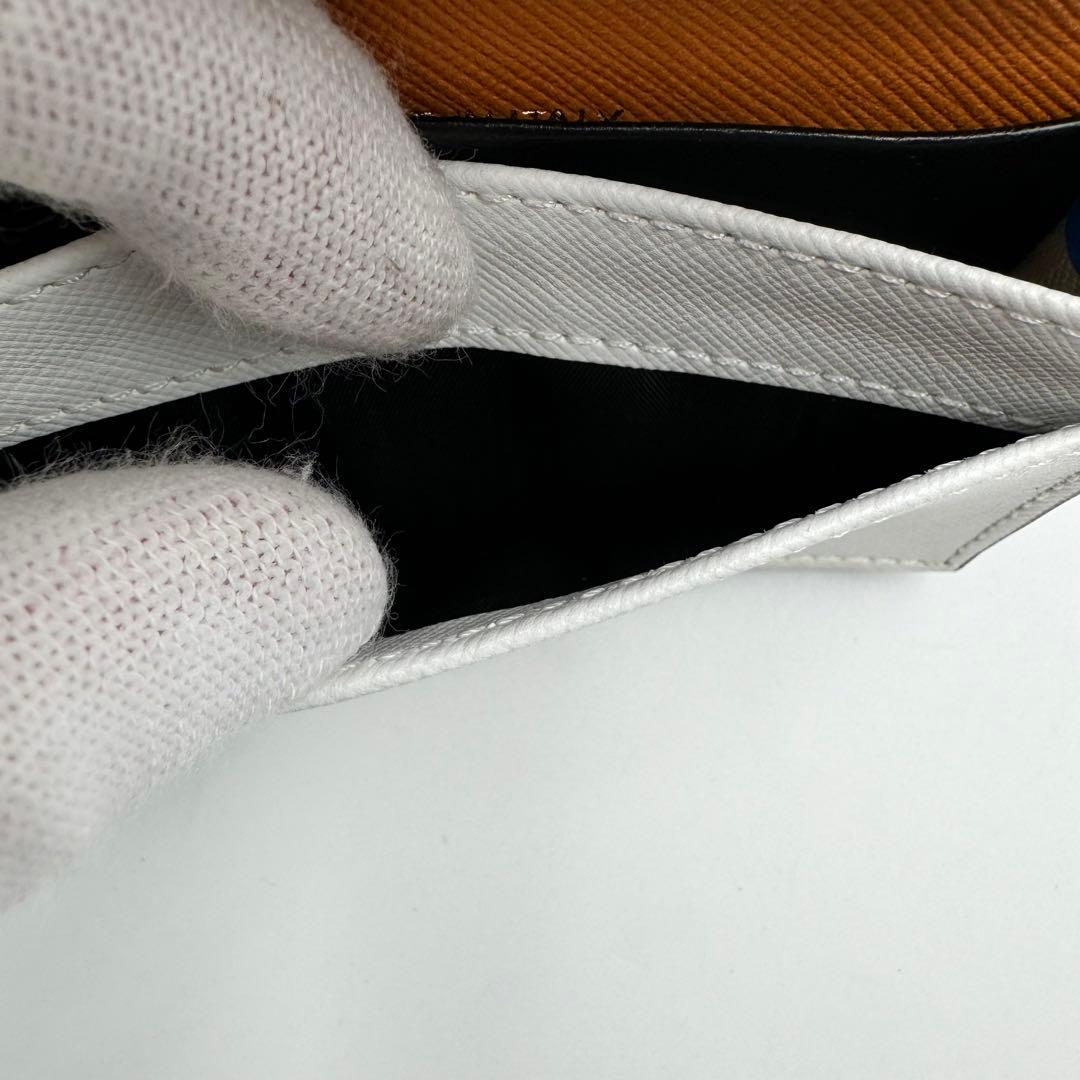 未使用品✨MARNI マルニ　カードケース　名刺入れ　レザー　茶色　白色