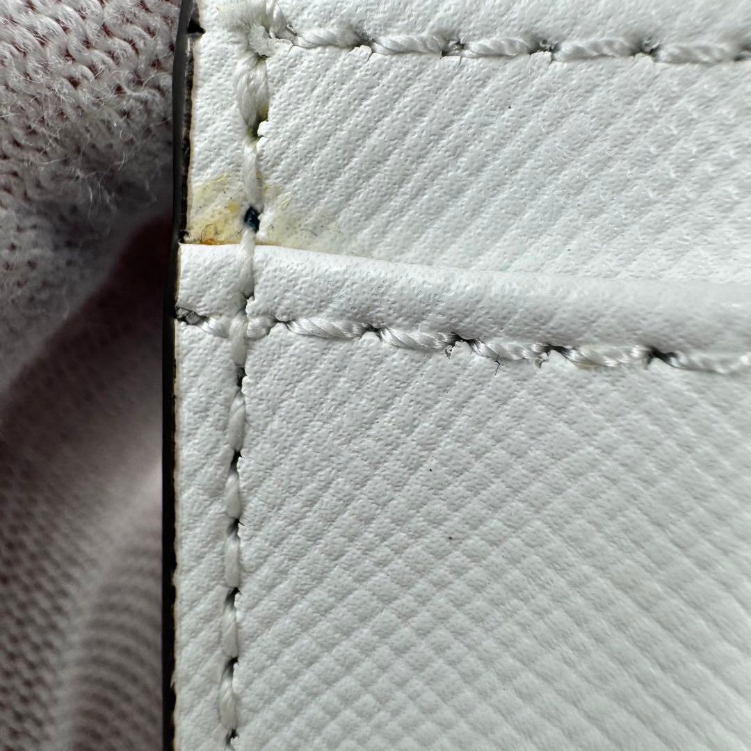 未使用品✨MARNI マルニ　カードケース　名刺入れ　レザー　茶色　白色