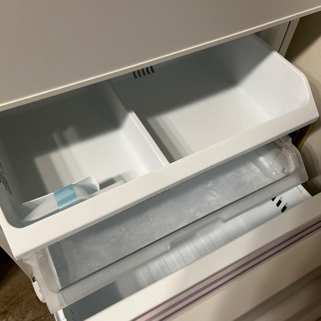 【超メルカリ市お値引き】TOSHIBA 冷蔵庫 ホワイト　294リットル