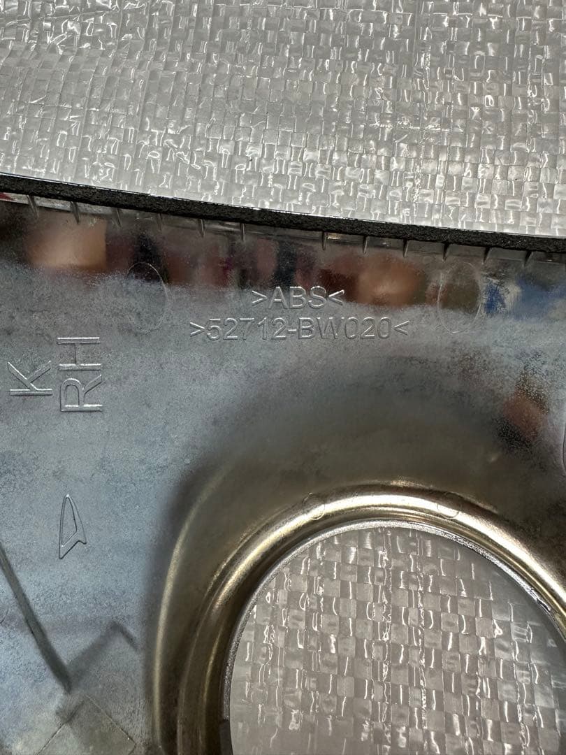 ダイハツ　タントカスタム　LA600S フォグランプ　メッキカバー