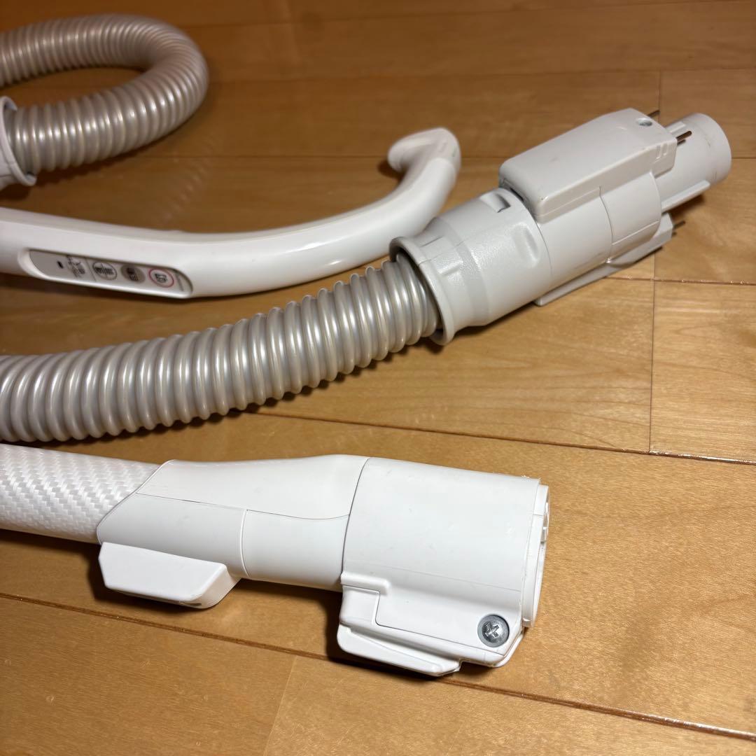 美品 Panasonicサイクロン掃除機MC-SR590K パナソニック