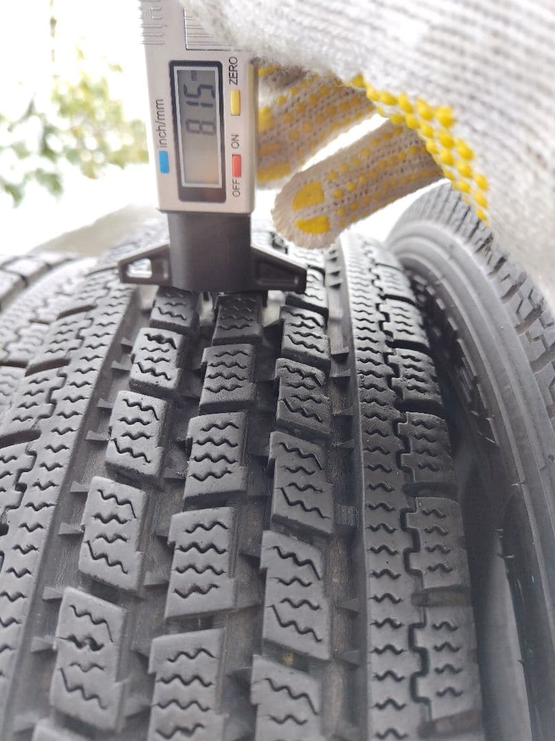 145/80R12・LT【1/2】軽トラ用スタッドレス・鉄ホイール付、２本分割