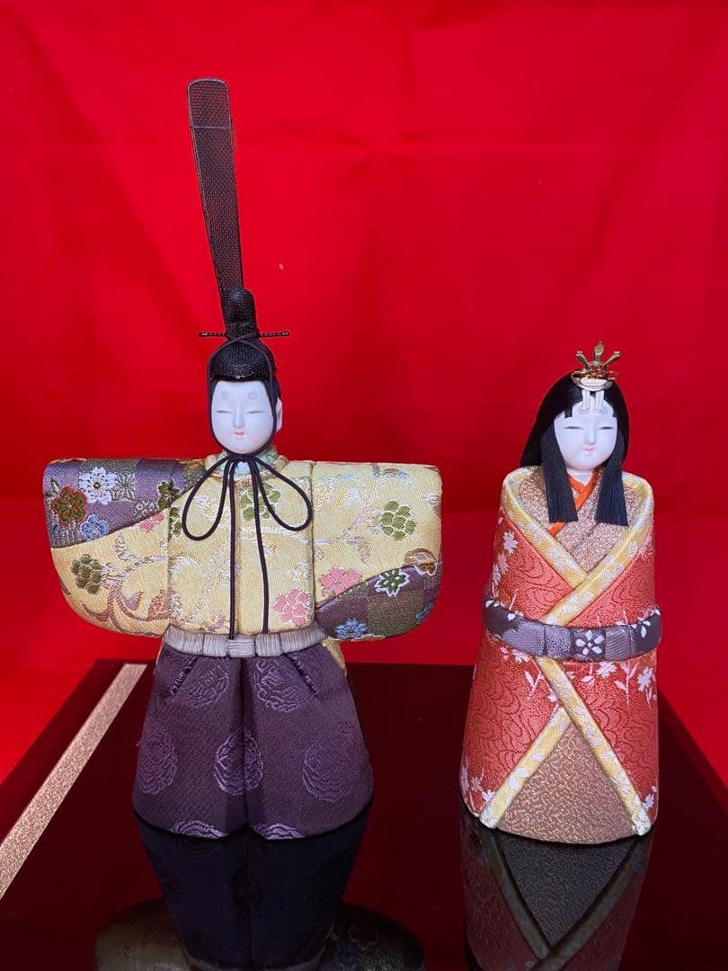 真多呂作　東京久月監製　木目込み人形　光栄立雛ガラスケース入