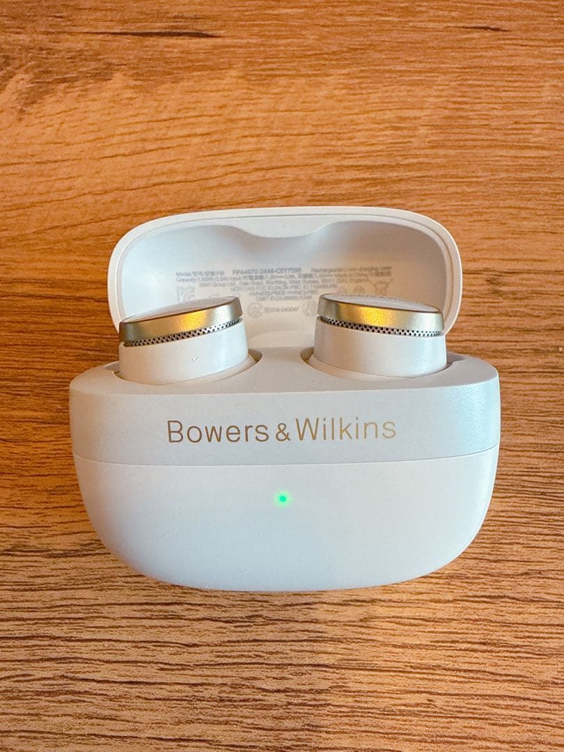 Bowers & Wilkins Pi8 ワイヤレスイヤフォン