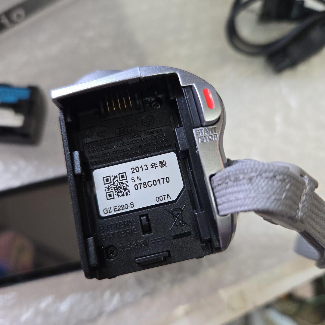 動作品　JVC Everio GZ-E220 ハイビジョン　ビデオカメラ