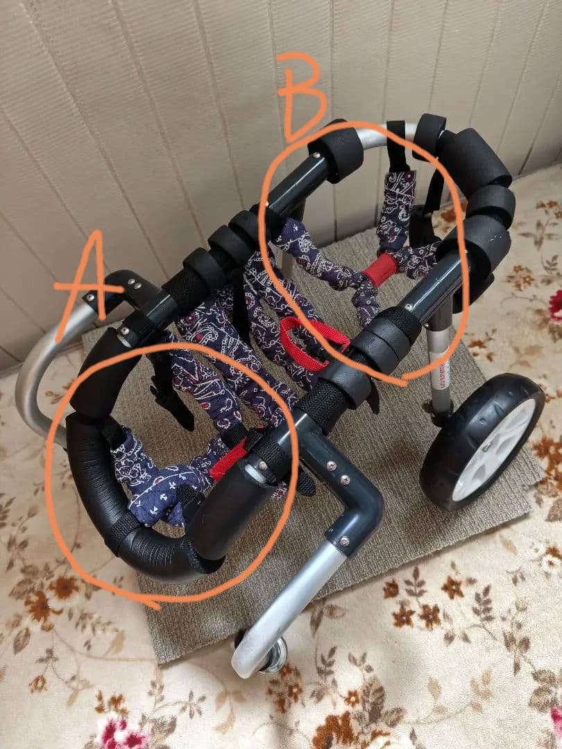 犬用車椅子・歩行器　四輪車（小型犬用）
