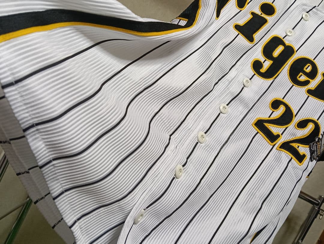 激レア！一球製 阪神タイガース 藤川球児 ユニフォーム ハローキティワッペン付き