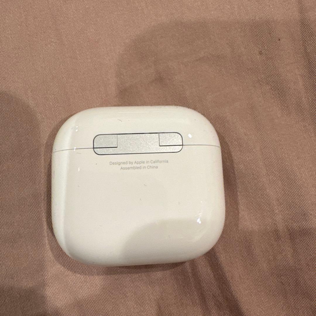 ほぼ未使用AirPods4　アクティブノイズキャンセリング無し