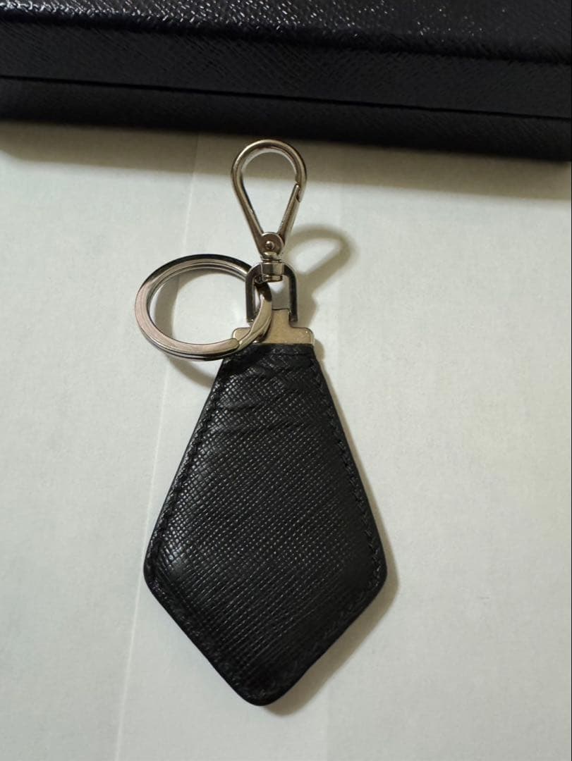 PRADA サフィアーノ レザー キーホルダー