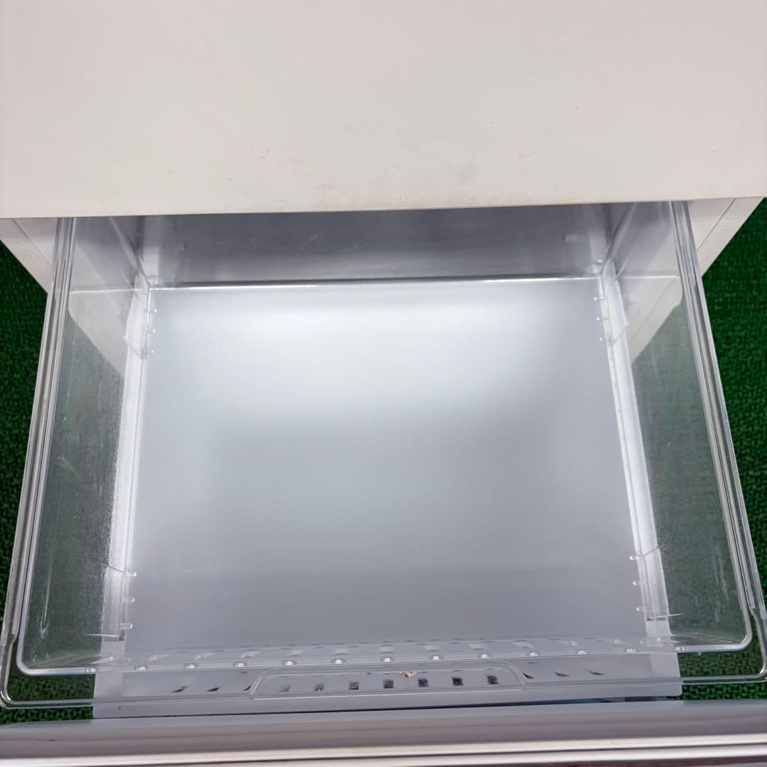 652 マッドホワイトカラー　格安　6ヶ月保証　格安　冷蔵庫　小型 200L弱