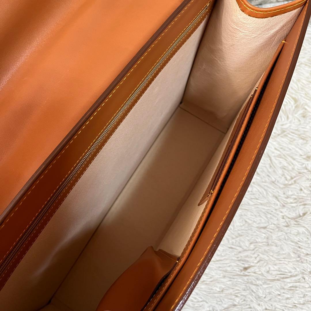 【美品】キタムラ　鍵付き　レザー　ビジネスバッグ　A4収納可能