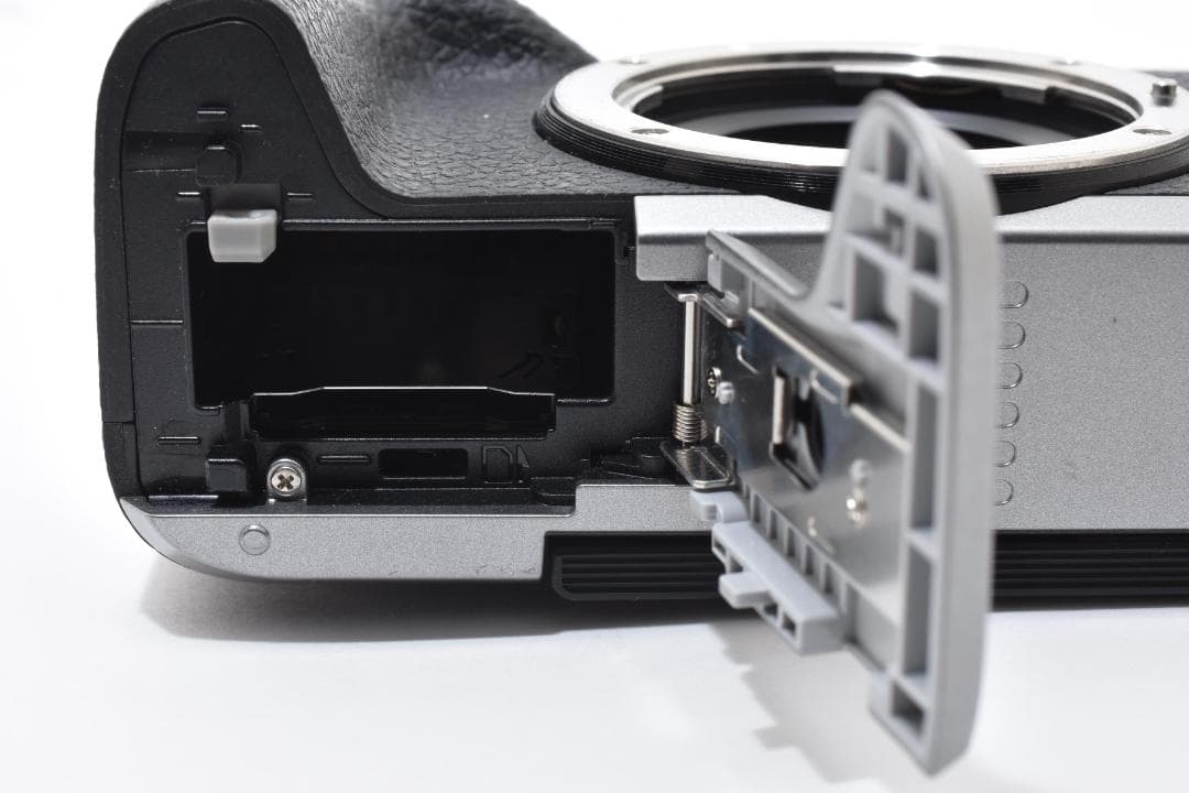 超美品 キヤノン EOS M6 Mark II ミラーレスデジタルカメラ