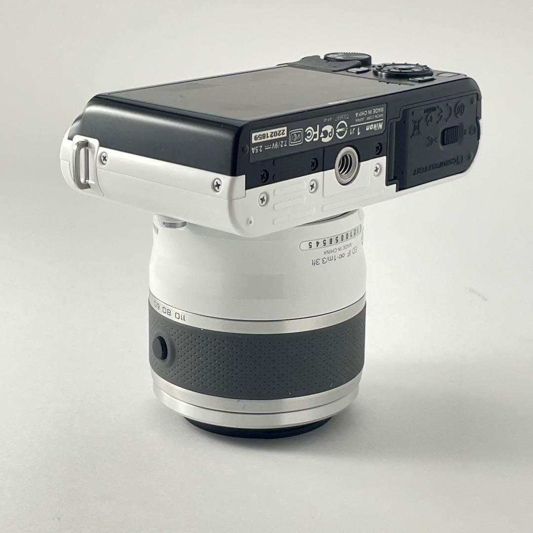 【極上美品・返品保証】Nikon1 J1ホワイト レンズキット