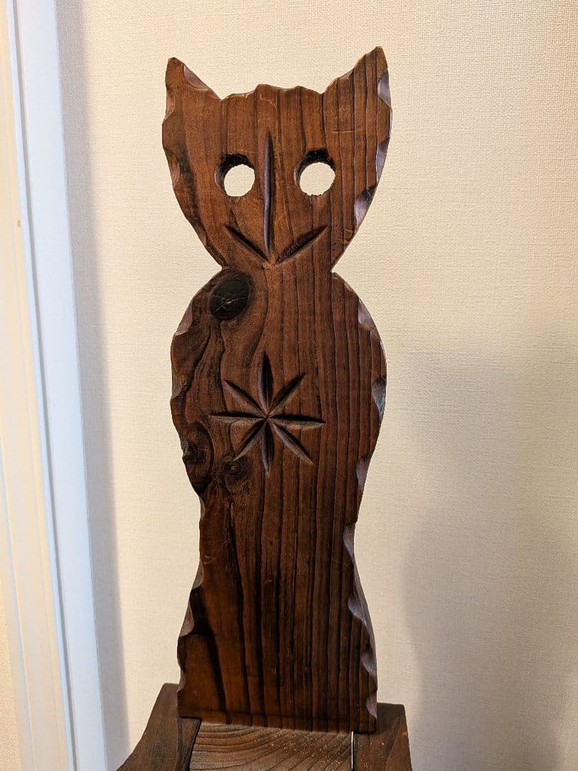 スペイン製 羊飼いの椅子 ウサギと猫の木製椅子とテーブルセット アンティーク