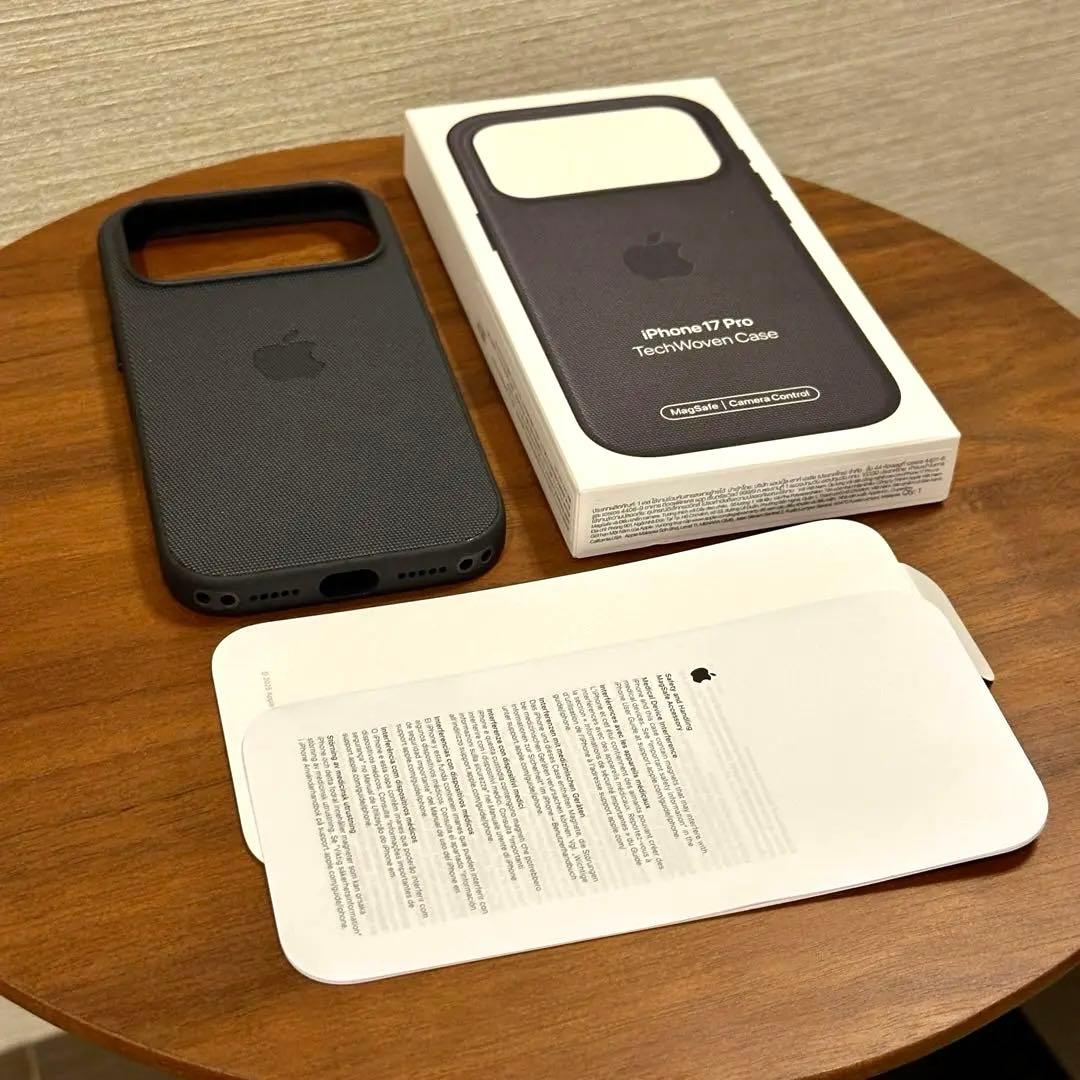 【美品中古】iPhone 17 Proテックウーブンケース「ブラック」Apple