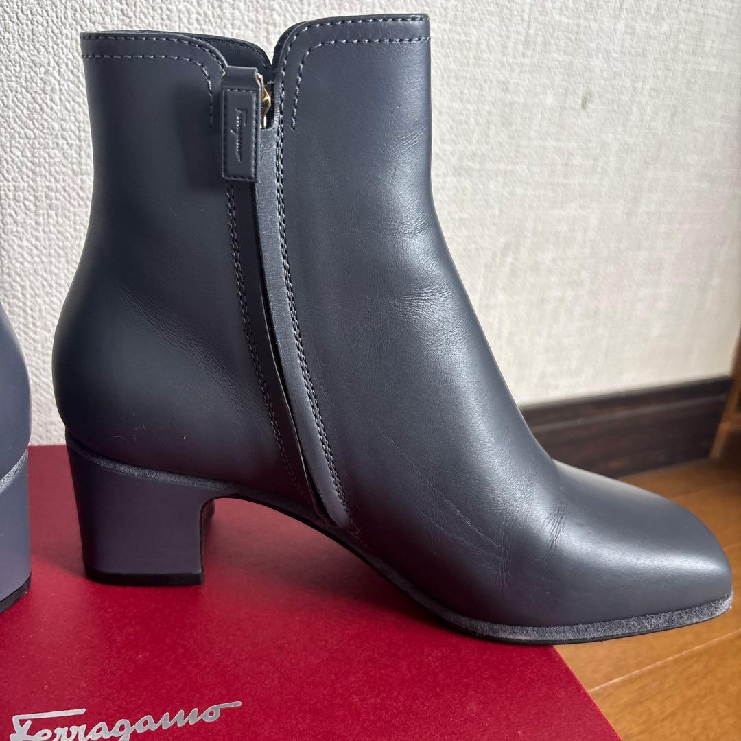 【半額値下げ】SalvatoreFerragamo ブーツ ガンチーニグレー