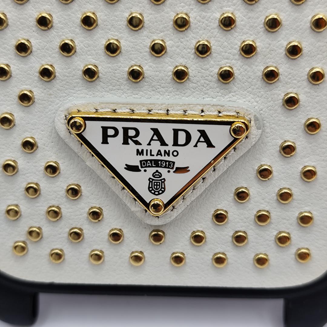 現行極美品！iPhone 16 Pro ケース 三角ロゴ レザーストラップ付