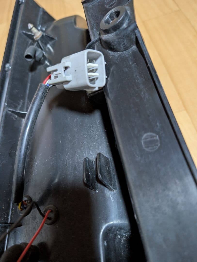 ヴォクシー　ノア　エスクァイア　80系　メテオ テールランプ