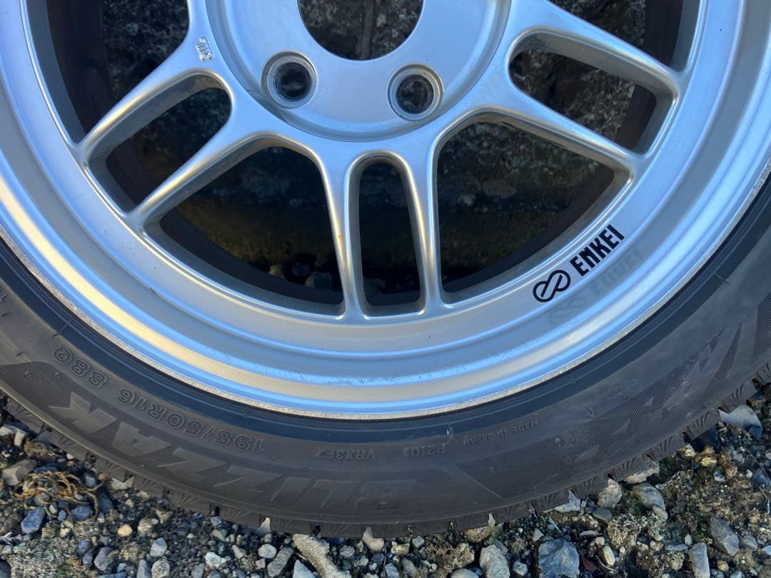 ENKEI RPF1 16×7j 5H BLIZZAK VRX3 スイフト