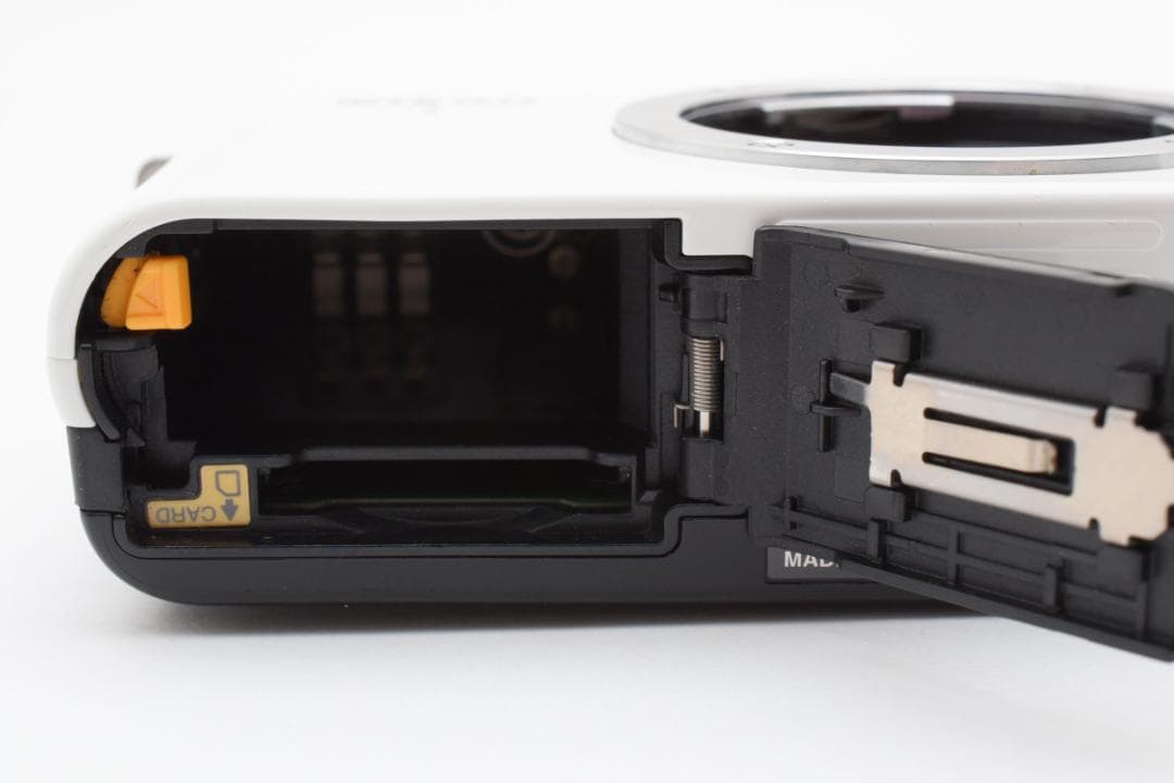 超美品 ニコン Nikon J1 ホワイト ショット数 2,258枚 M807