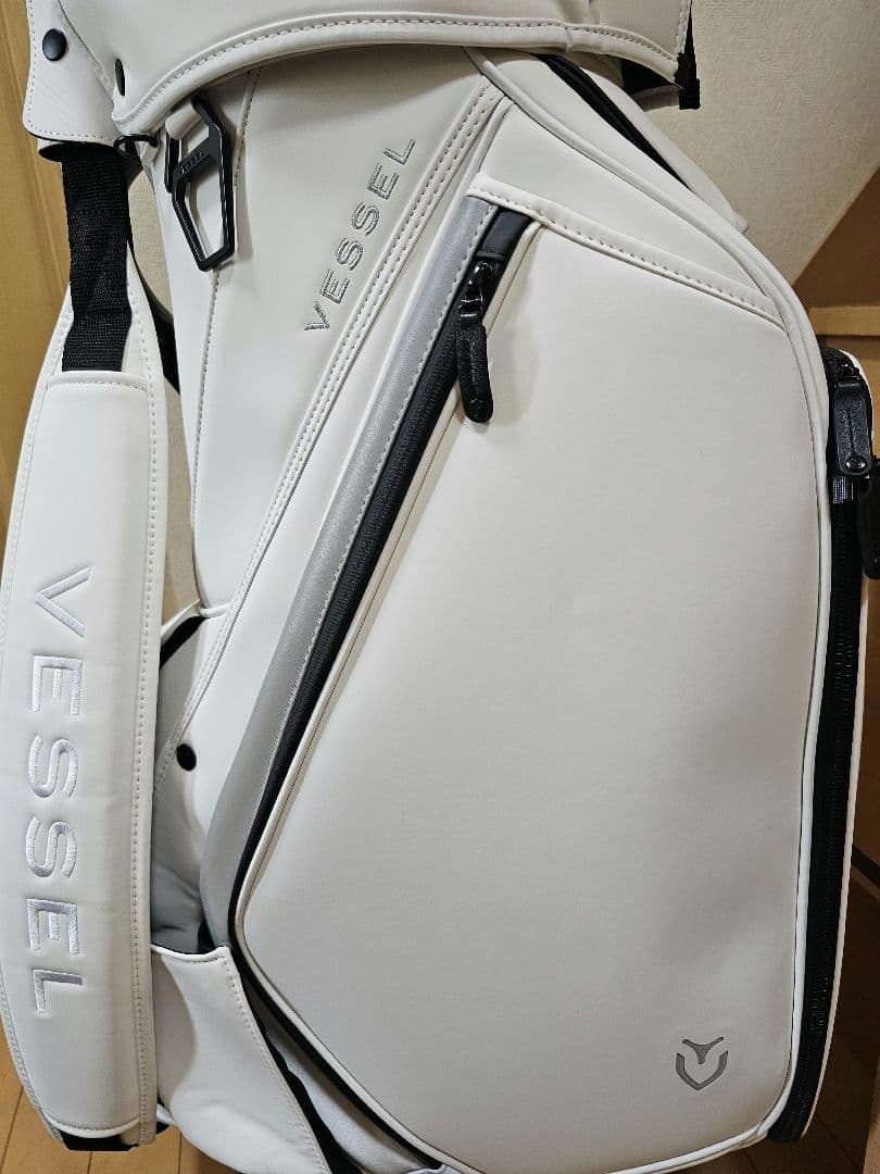 【美品】ベゼル　ホワイト キャディバッグ　 prime スタッフ　10インチ