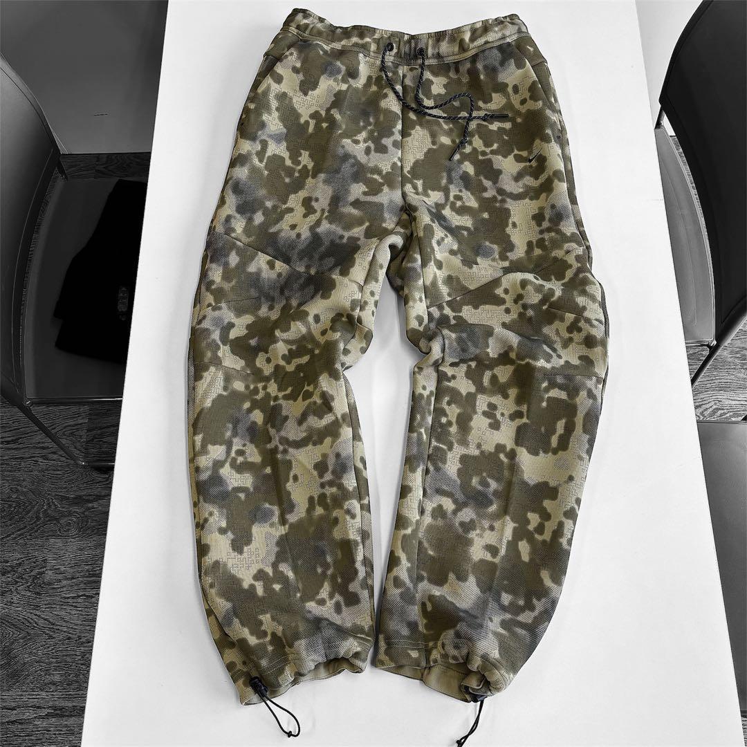 【新品】ナイキ テック メンズ オープンヘム フリース カモ パンツ 2XL
