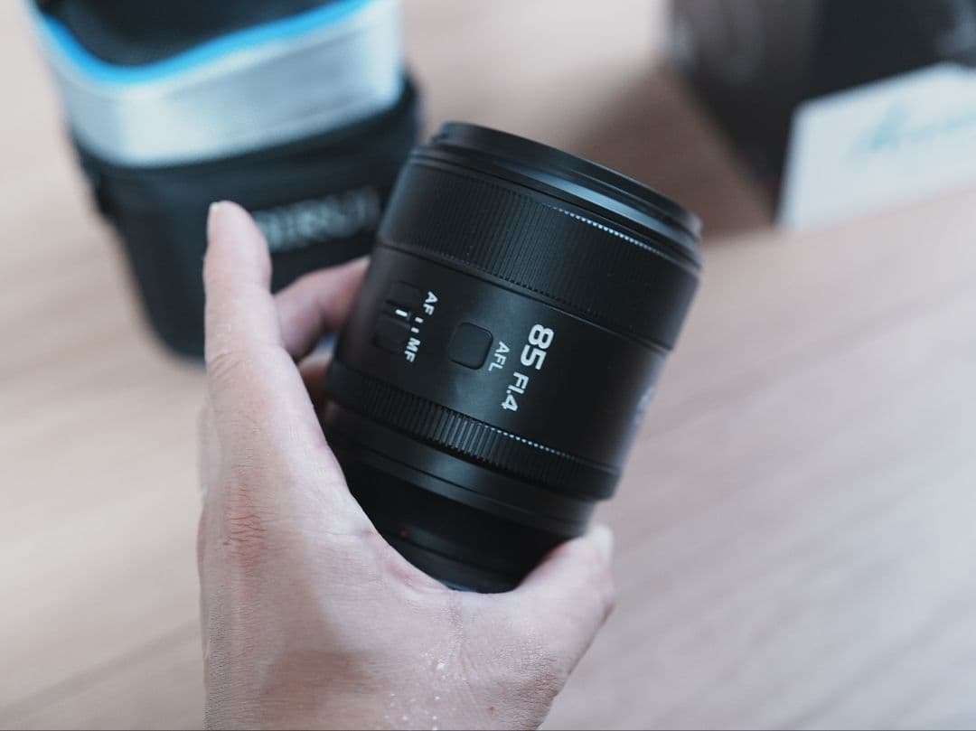 SIRUI Aurora 85mm f1.4 単焦点レンズ eマウント